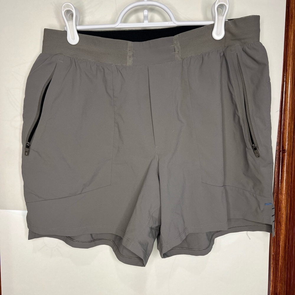 Lululemon Athletica Gray Athletic Shorts M EUC